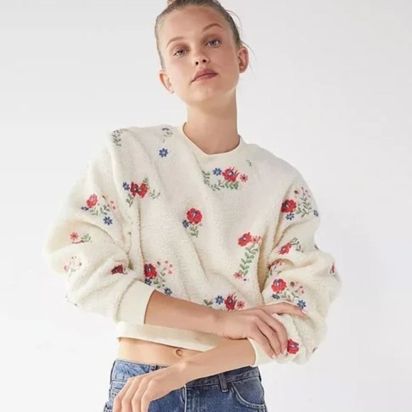 Urban Outfitters Tops - Urban Outfitters Aster Floral Sherpa Cropped Sweatshirt size S